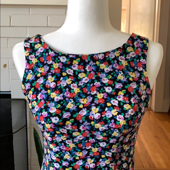 Alyn Page fitted floral dress - Picture 2 of 6